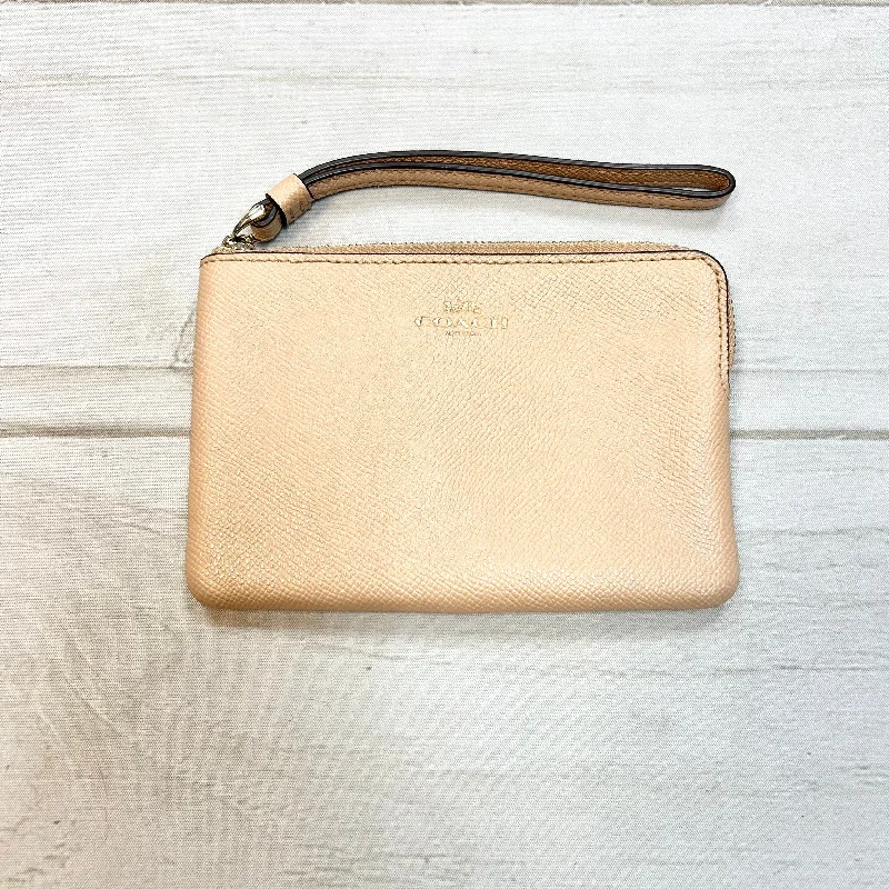 Coach bags with a front - flap pocket and a turnlock for a classic aestheticCoach bags with a front - flap pocket and a turnlock for a classic aestheticWristlet Designer By Coach  Size: Medium