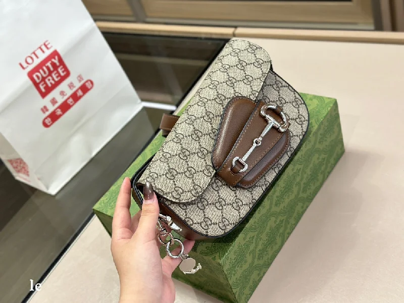 Women Gucci bags with a zippered interior pocketWomen Gucci bags with a zippered interior pocketGucci Horsebit Handbag