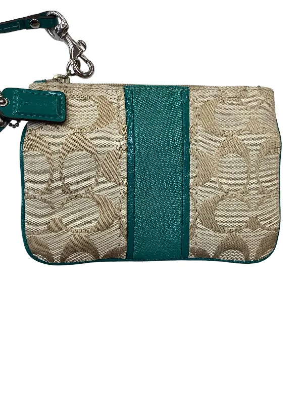 Coach bags with a zip - top closure and a front - pocket for quick accessCoach bags with a zip - top closure and a front - pocket for quick accessWristlet Designer By Coach  Size: Small