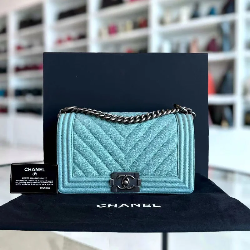 Chanel New Arrival Handbag with Gold HardwareChanel New Arrival Handbag with Gold Hardware*2019, Series 29* Caviar Old Medium 25CM Chevron Grained Calfskin Light Baby Blue No 29