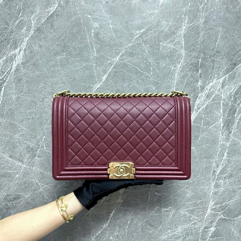 Chanel Lightweight Handbag for Daily ErrandsChanel Lightweight Handbag for Daily ErrandsBoy New Medium Lambskin Burgundy GHW No 22