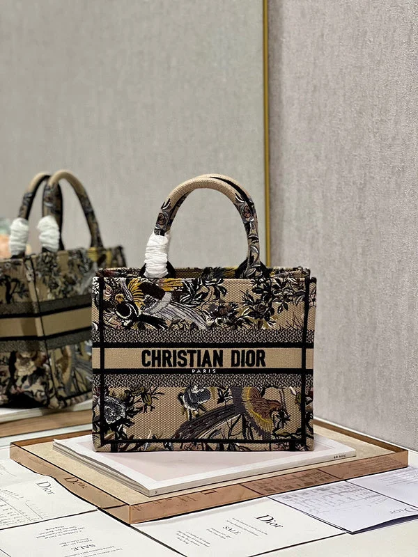 Christian Dior handbags with a removable shoulder strap for versatilityChristian Dior handbags with a removable shoulder strap for versatilityBC - Dior Bags - 1935