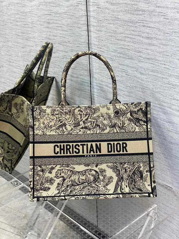 Christian Dior handbags with a back - pocket for quick storageChristian Dior handbags with a back - pocket for quick storageChristian Dior Bags - 4561