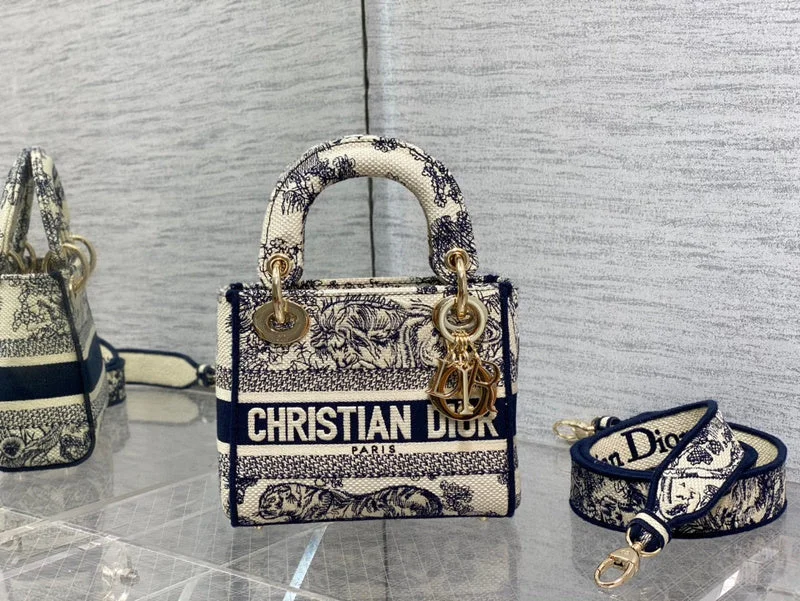 Luxury Christian Dior crossbody bags with a chain - link strapLuxury Christian Dior crossbody bags with a chain - link strapChristian Dior Bags - 4589