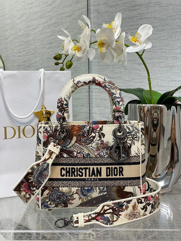 Christian Dior handbags with a removable shoulder strap for versatilityChristian Dior handbags with a removable shoulder strap for versatilityChristian Dior Bags - 4593