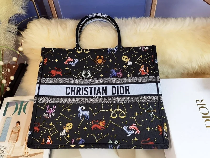 Christian Dior bags with a zip - top closure and multiple compartmentsChristian Dior bags with a zip - top closure and multiple compartmentsChristian Dior Bags - 4642