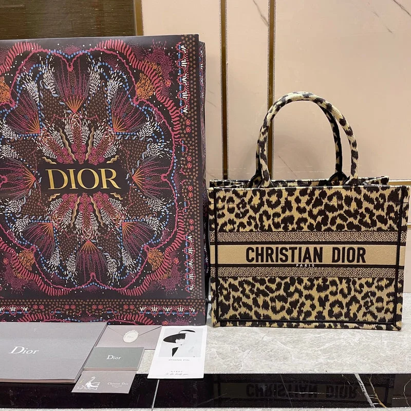 Christian Dior Saddle bags with a patent leather finish for a shiny lookChristian Dior Saddle bags with a patent leather finish for a shiny lookChristian Dior Bags - 6002