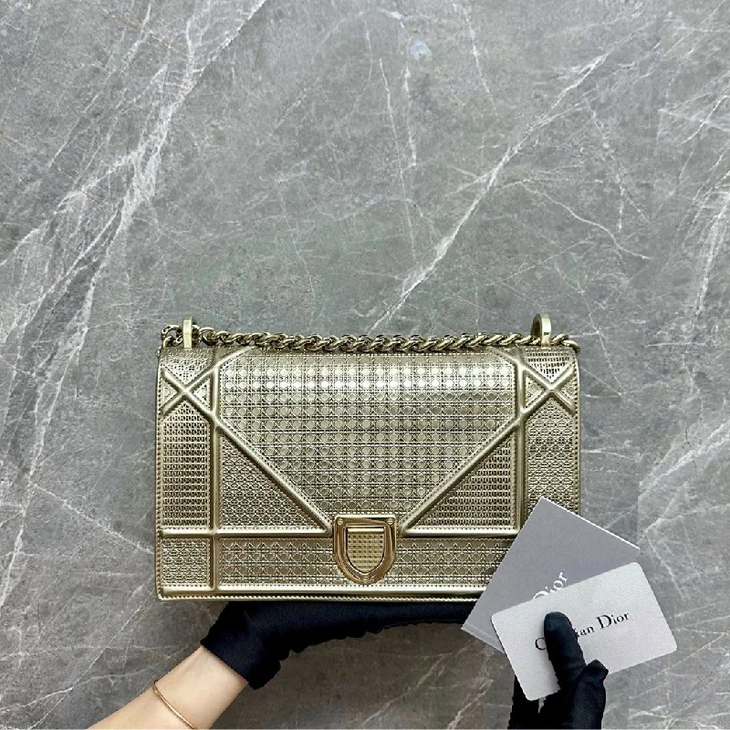 Christian Dior bags with a detachable coin purse insideChristian Dior bags with a detachable coin purse inside*Like New In Box* Diorama Medium Ama Micro-Cannage Flap Gold Metalic